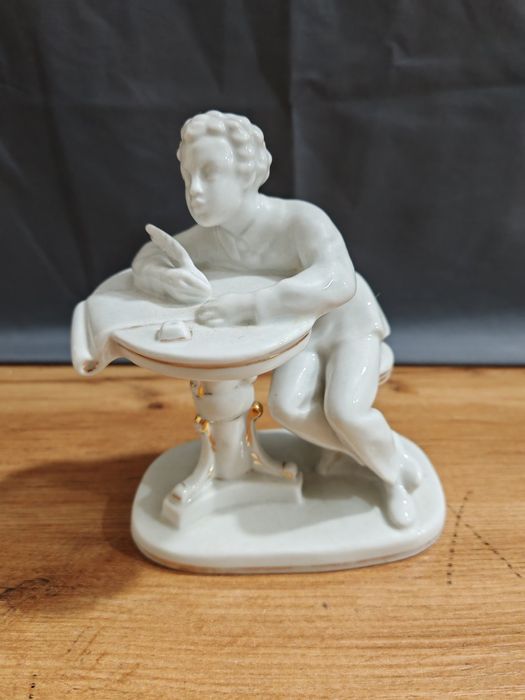 Статуэтка Пушкина советских времен.