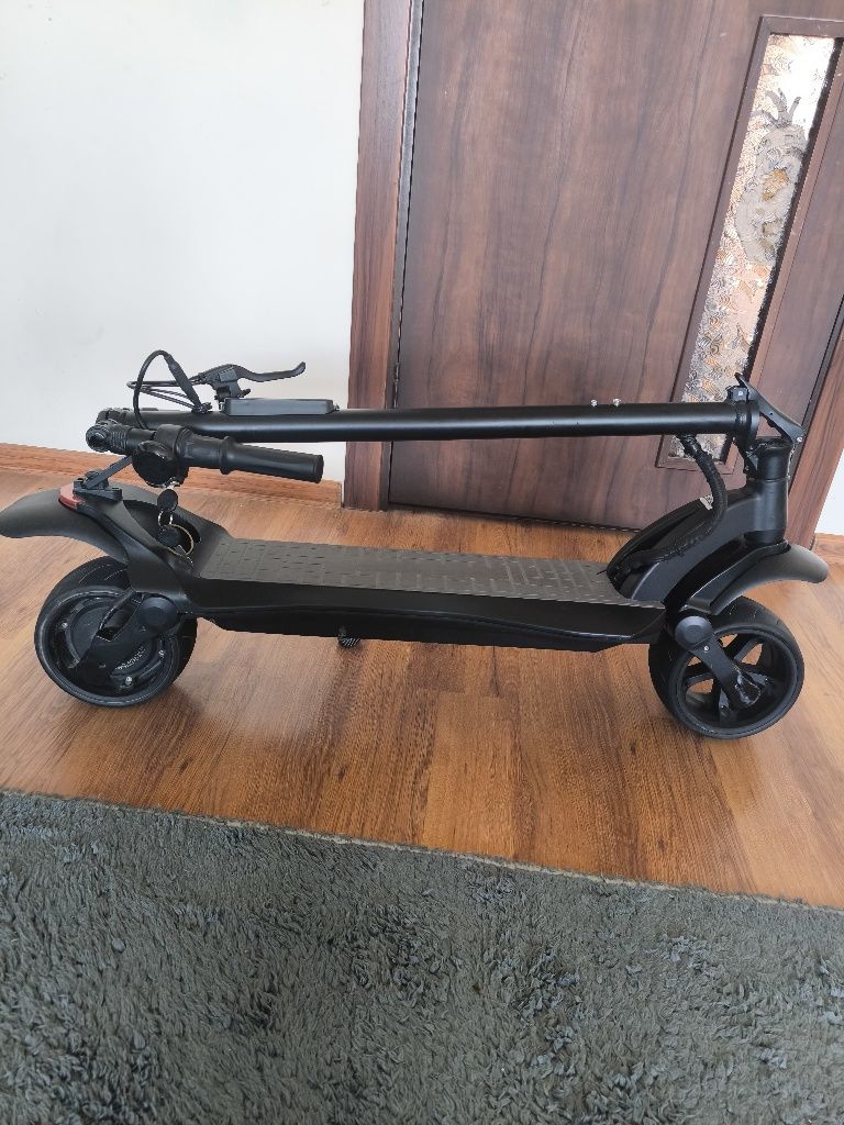 Продам почти новый сомакат   на 36V