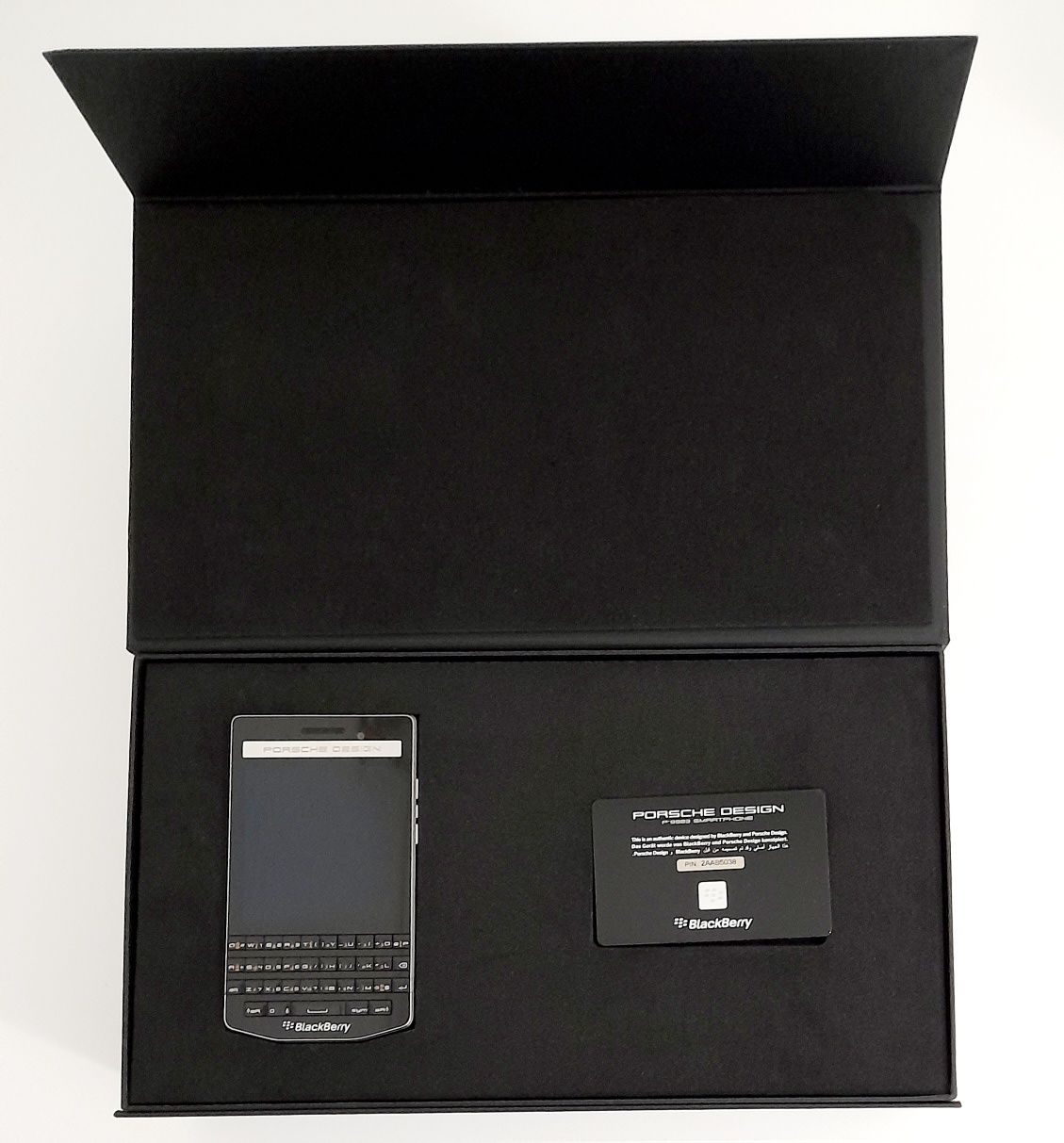 BlackBerry Porsche Design P9983. Nou. Liber retea. Extra full box.