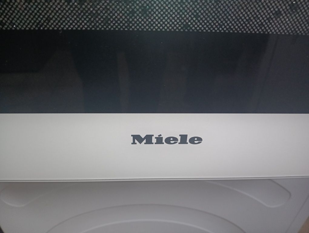 Уникална бяла печка за вграждане Миеле Miele  с 2 години гаранция!