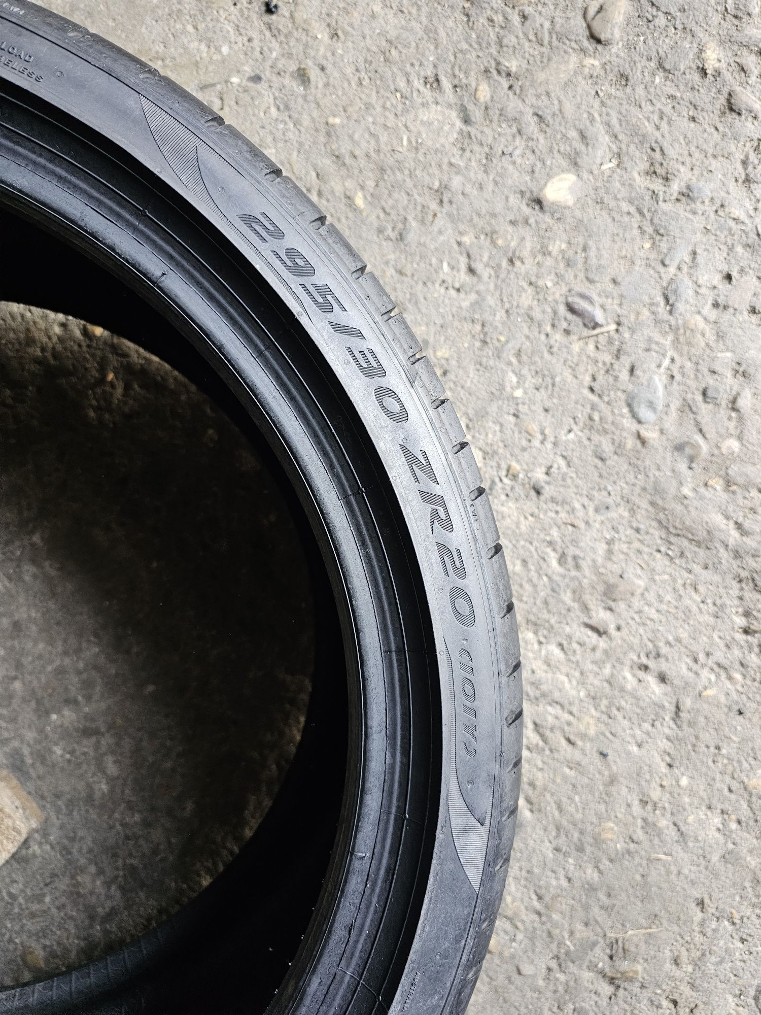 2 anvelope vara 295 30 20 Pirelli Pzero