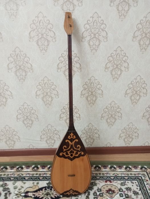 Домбыра еш қай жері шынбаған+чехолын беріп жіберем