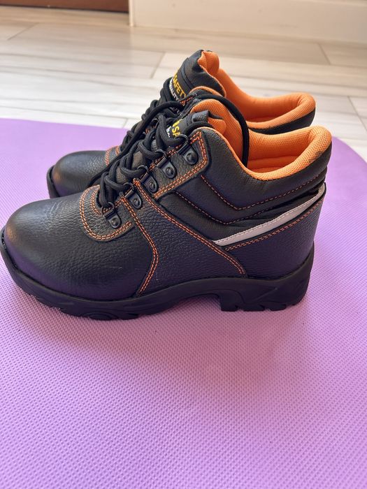 Спец обувь новый от фирмы Alb Safety