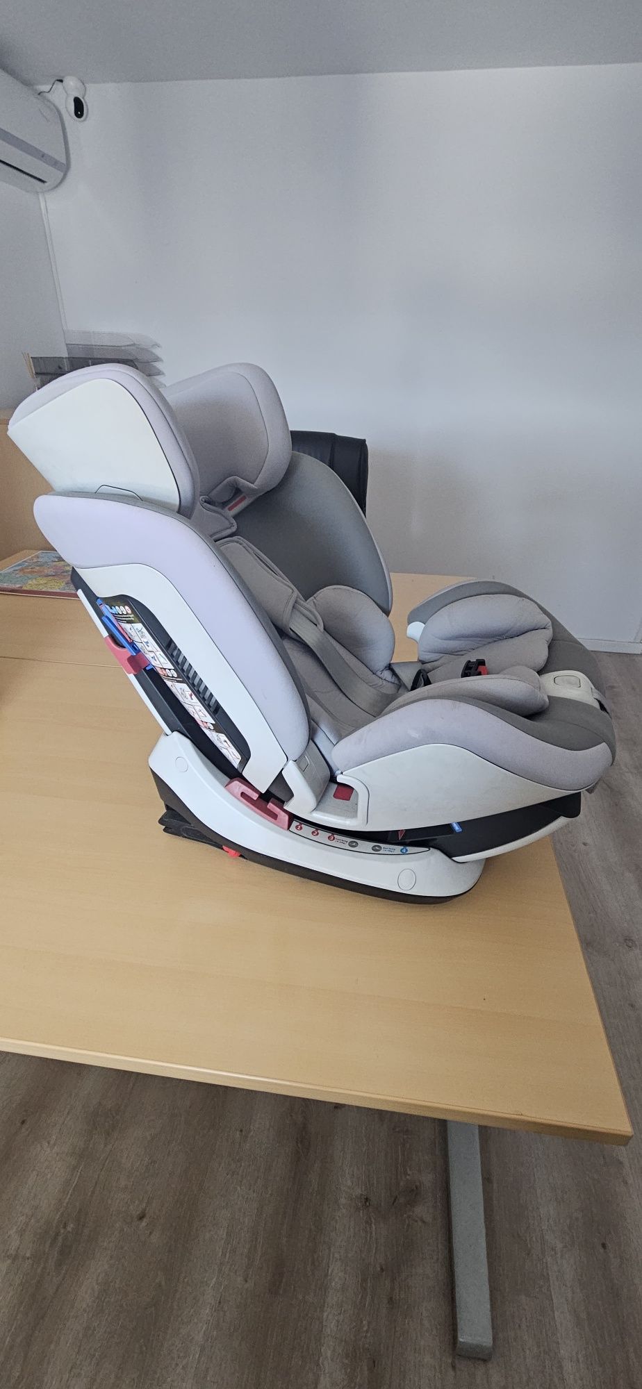 Scaun AutoChicco seat up 0-12 isofix