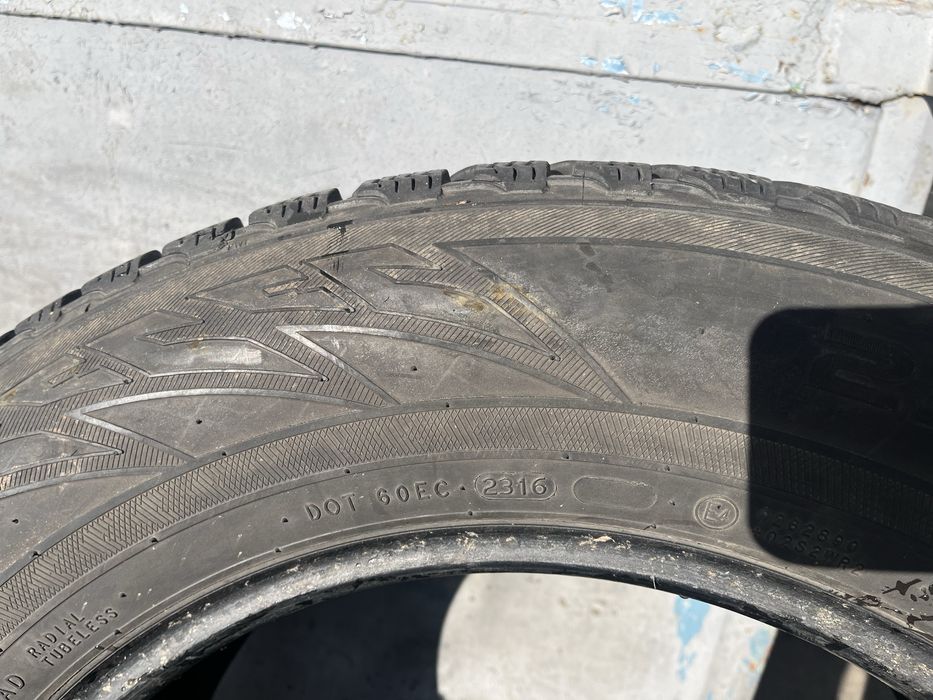 4 бр. зимни гуми 235/65/17 Nokian SUV 5,5-6 mm DOT 2316