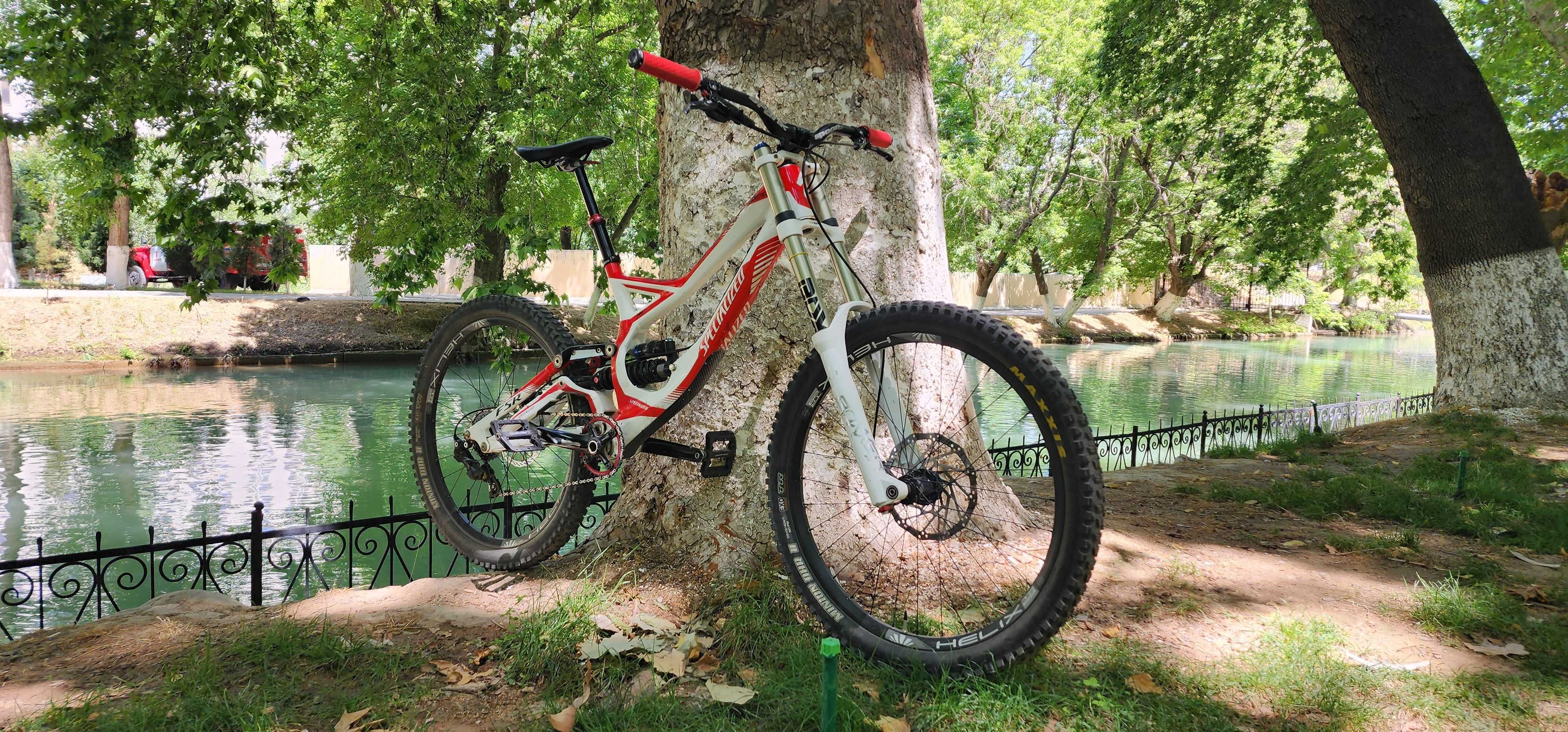 Продам легенду, DH велосипед Specialized Demo 8, двухподвес