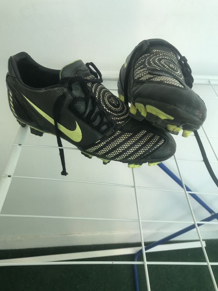 Vand ghete fotbal nike total90