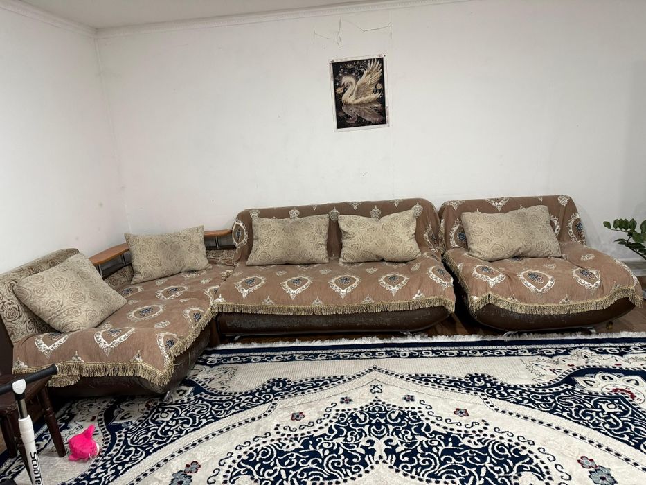 Диван б/у коричневый