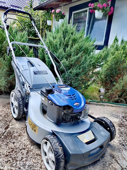 Vad mașini de tuns gazonul pe benzina aduse din Germania perfect funcț
