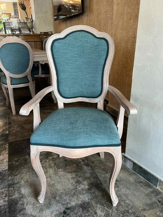 Стол масив с подлакътник