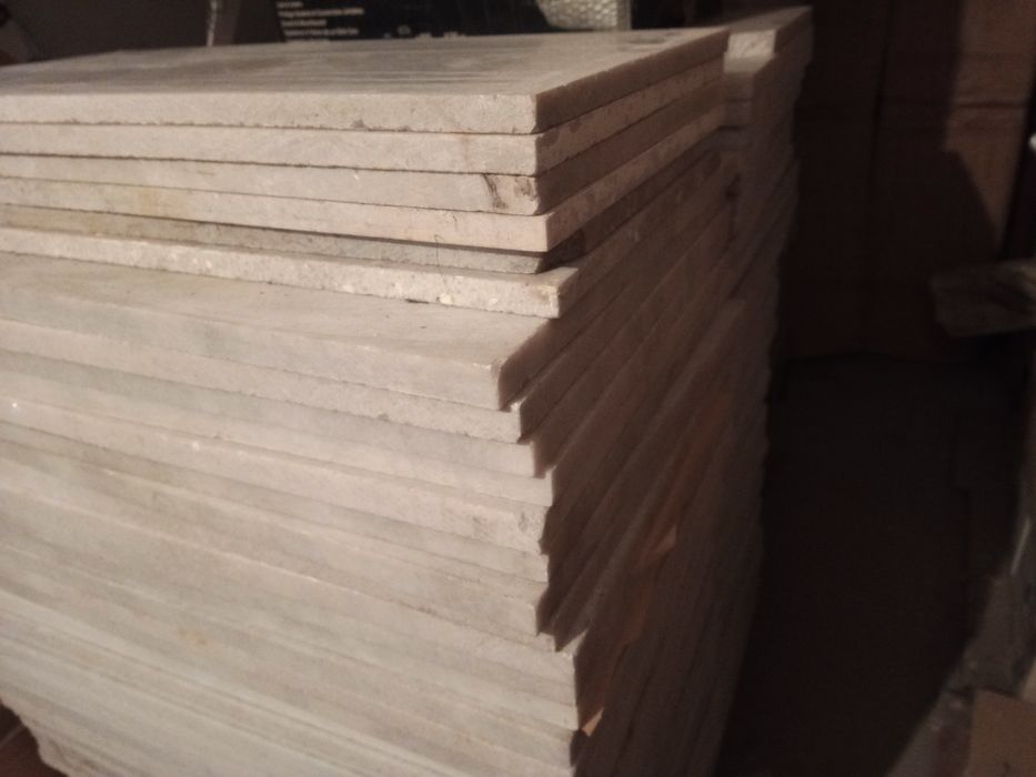 Продавам МРАМОР - плочи за подова настилка - антре, коридор, помещения