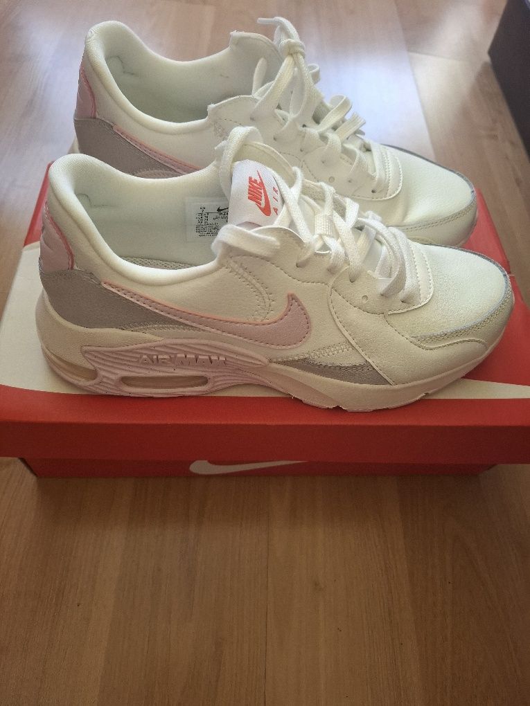 Nike Air Max Excee - НОВО