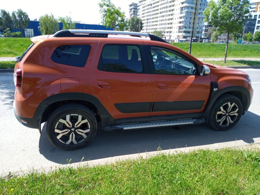 Vând Dacia Duster