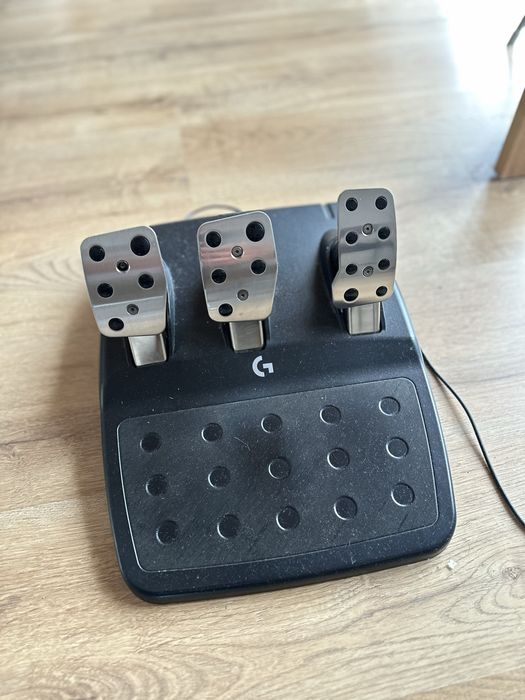 Play Station 5 Slim + Volan Logitech