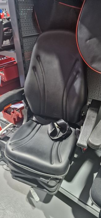 Scaun tractor utilaje agricole cu suspensie de tip burduf pret 1980 le