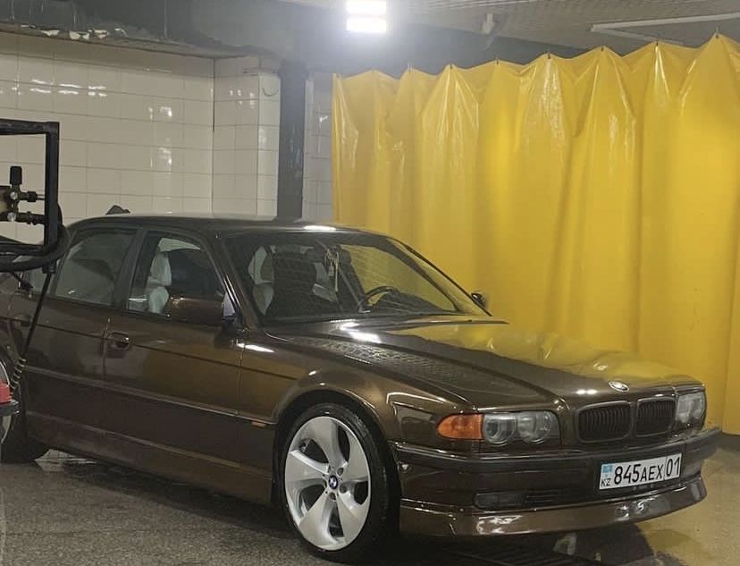 Бмв е38 первый задний бампер,парог, комплект,фара,альпина,BMW E38