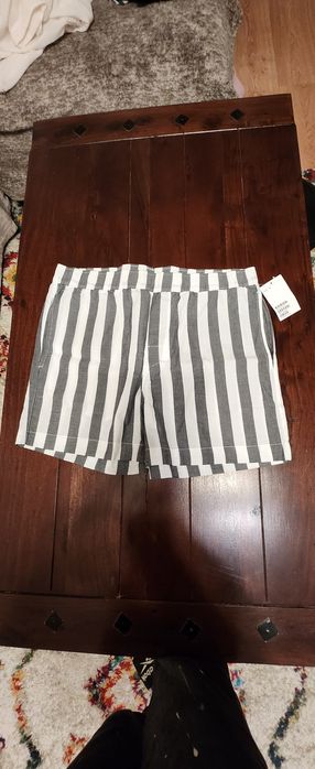 Pantaloni scurți damă