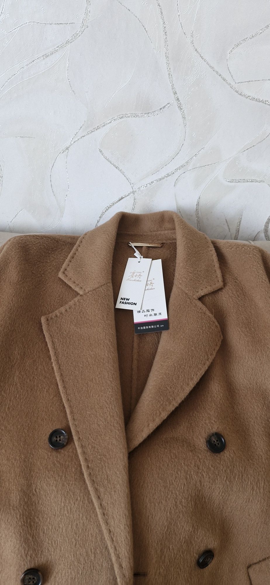 Продам женскую верхнюю одежду.