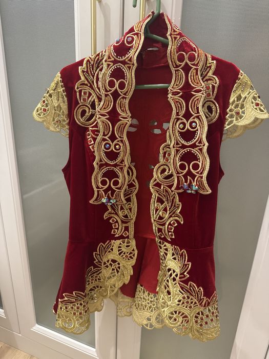 Жилетка национальная казахская бархатная с золотом