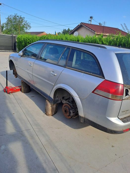 dezmembrez opel vectra c 2005 brek 1.9d