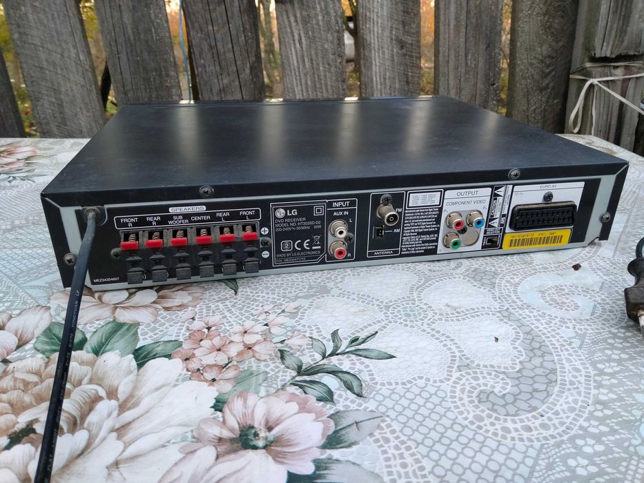 Stație cu 4 sateliți și un bas