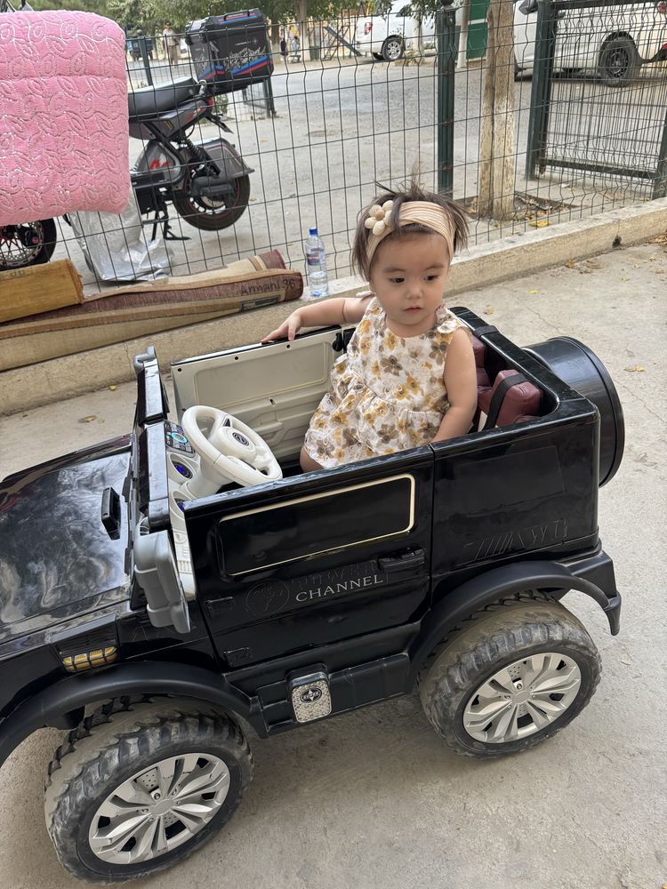 Pult bilan boshqariladigan o’zi yuradigan moshincha hali yangi holati