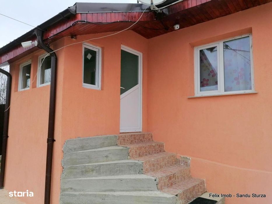 Lipova, gospodarie formata di 2 case si teren 2900 mp