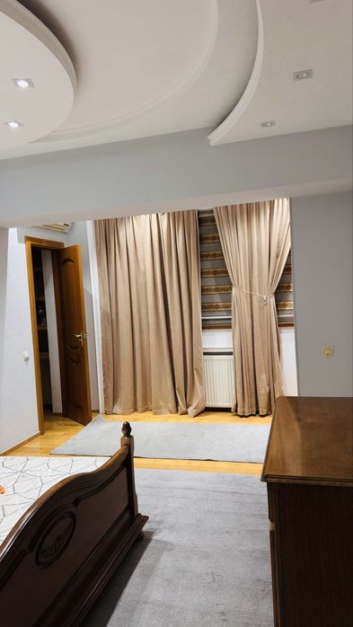 Сдаётся 3-х комнатная квартира в центре города