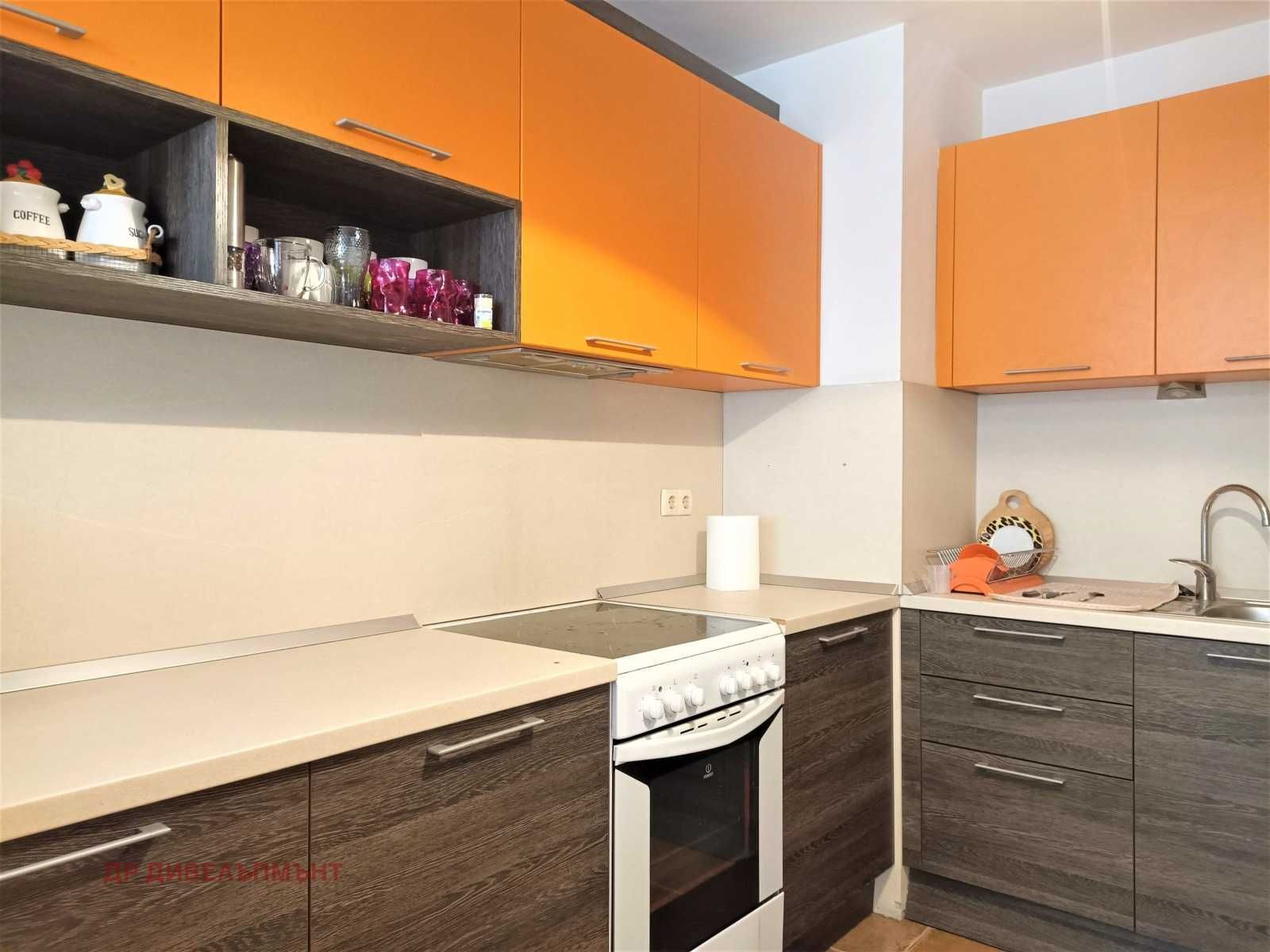 Продава 3-СТАЕН
град София, Белите брези, ул. Проф. д-р Д. Атанасов