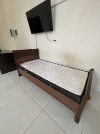Новый кровать с матрасом