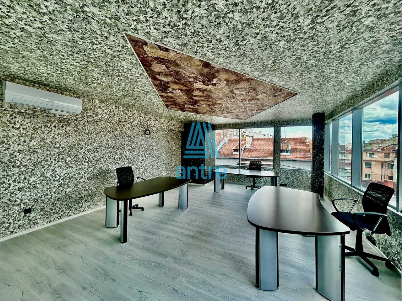 Дава се под наем Офис в София, Център - 115 кв.м за 1725 € - Снимка #1