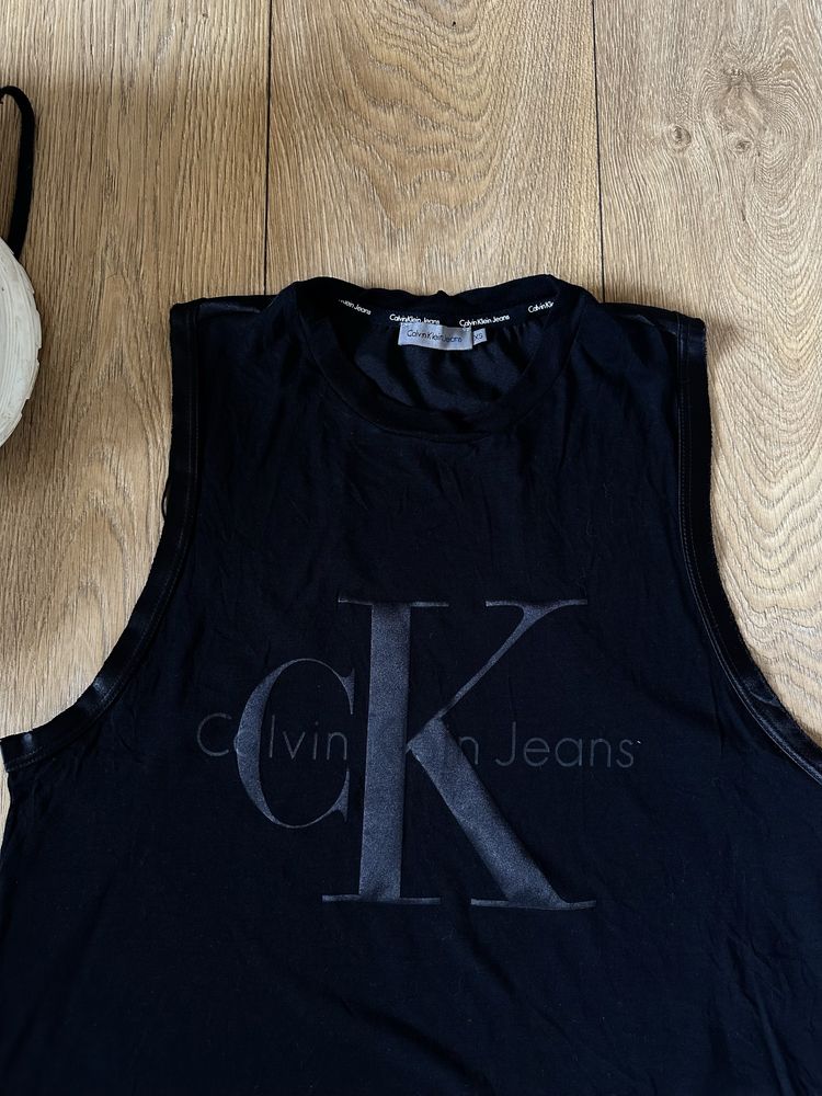 Calvin Klein.Суперудобен кроп топ
