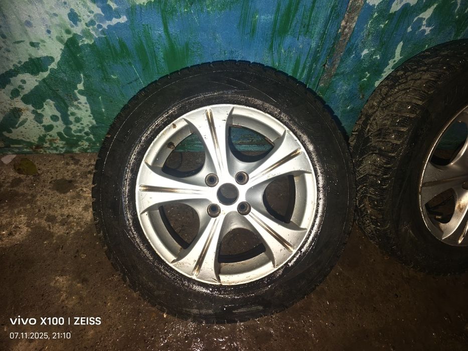 Продам зимние шины.