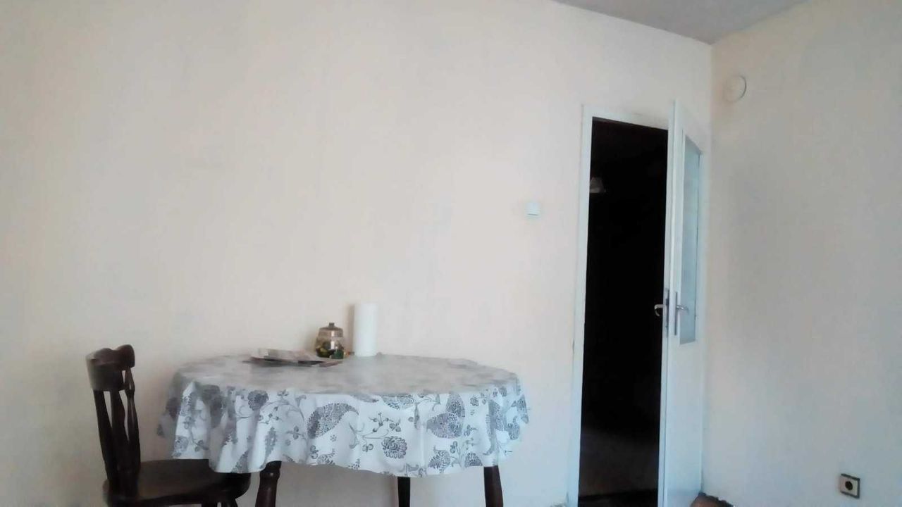 Продава се Етаж от къща в Карнобат - 300 кв.м за 444 €/кв.м - Снимка #9