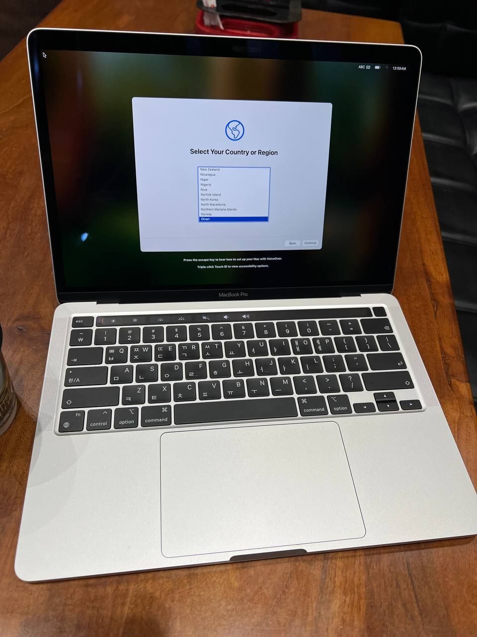 MacBook Pro M1 SKIDKA