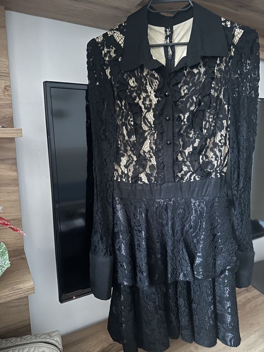 Дантелена рокля