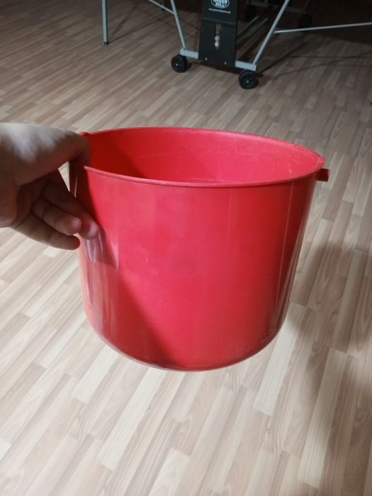 Paxotga peknikga chiqadigan idish