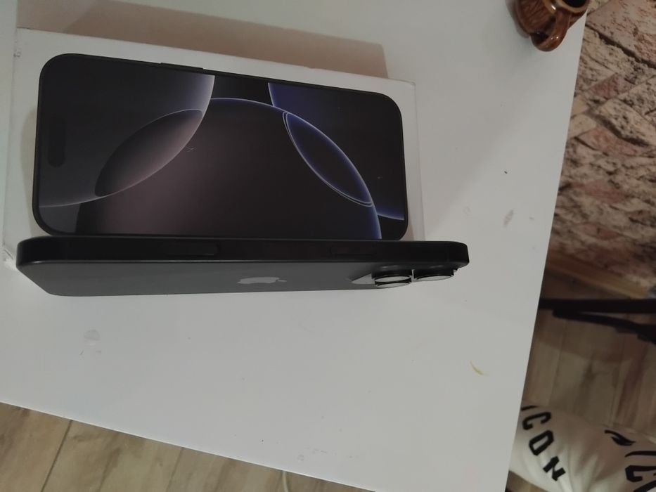 Vând iPhone 16 pro max