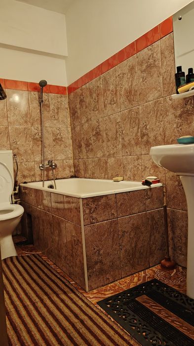 Apartament 3 camere de vânzare