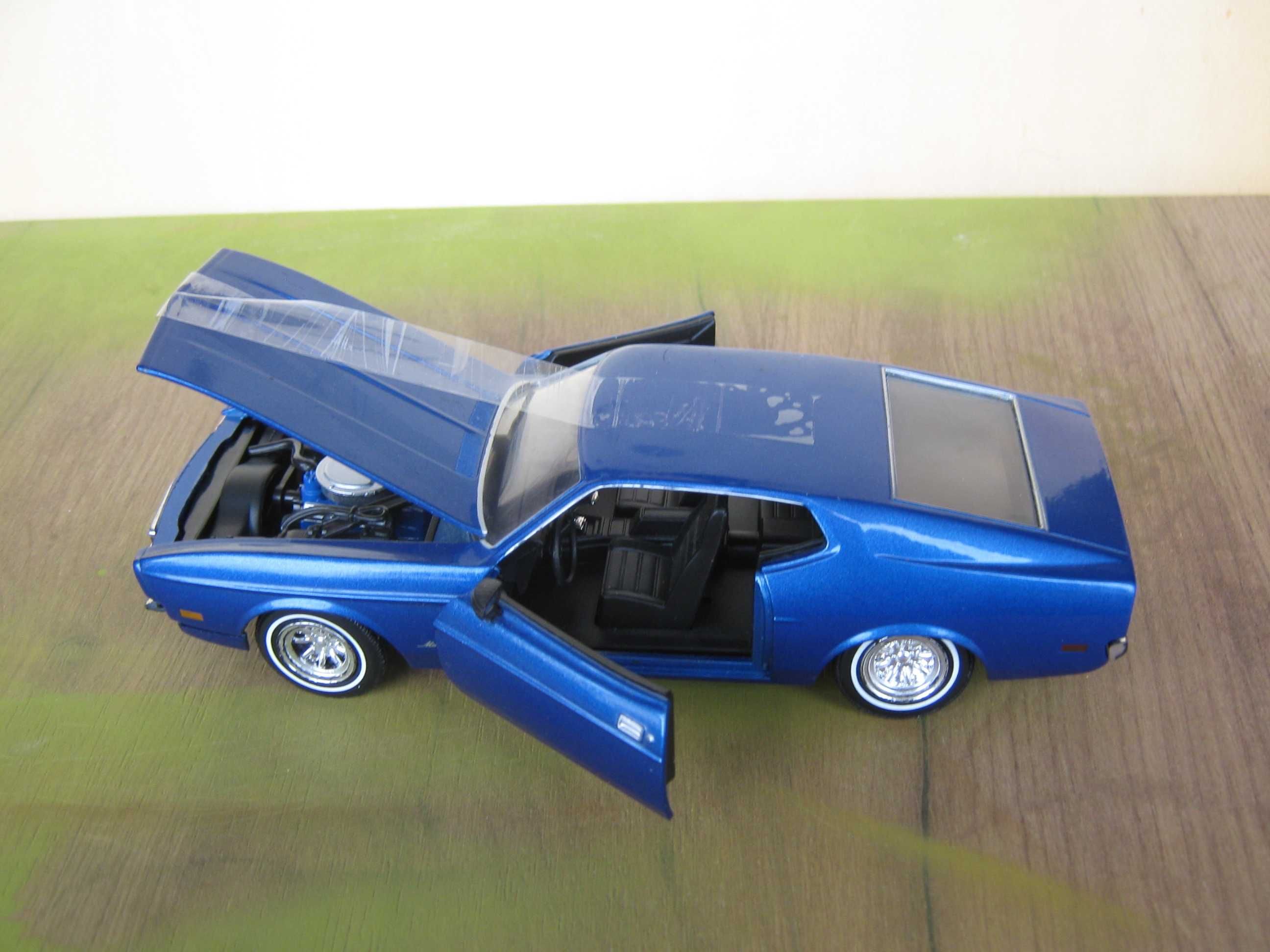 macheta ford mustang scara 1/24