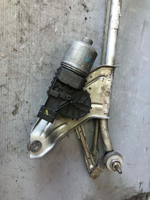 ansamblu stergatoare motoras dacia logan sandero dupa 2004