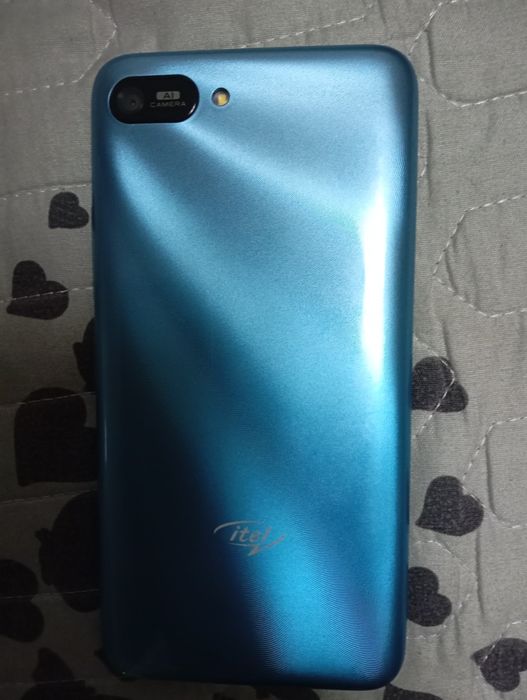 Смартфон Itel A25