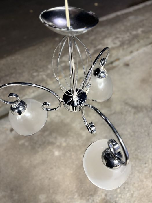 Продаю люстру в отличном состоянии!!!