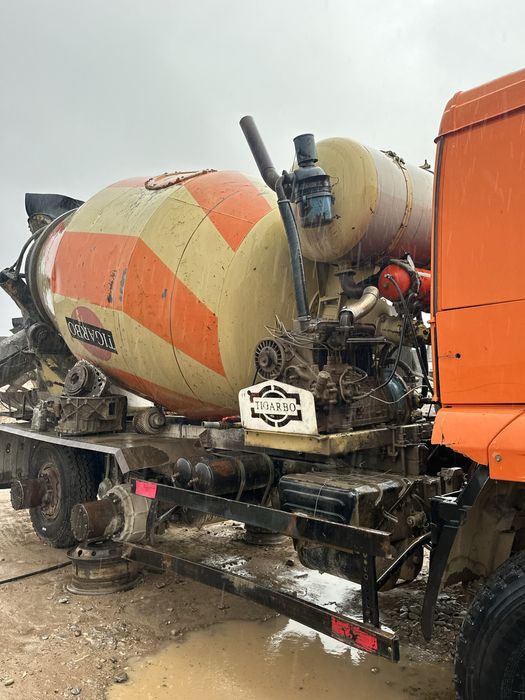 Автобетоносместитель 8 куб