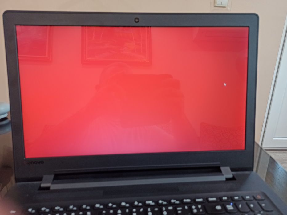 Лаптоп lenovo-в изключително добро състояние неразличимо от нов