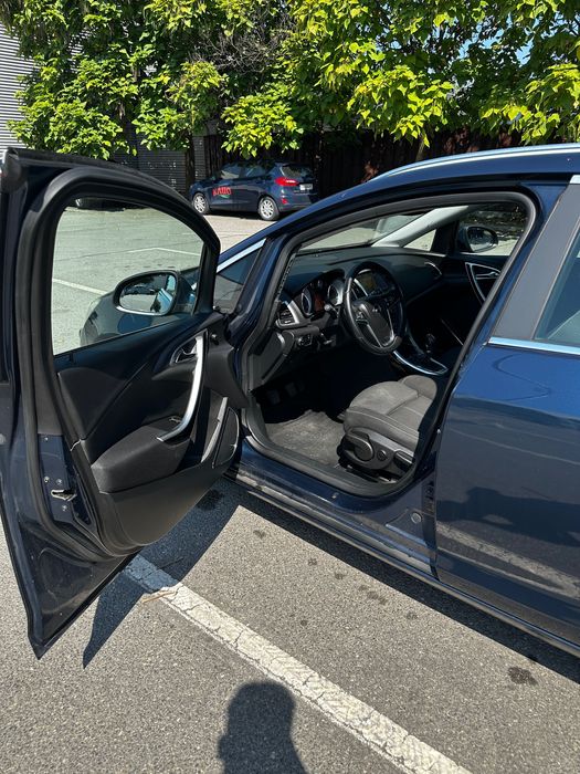 Opel Astra J 1.7 125кс 2012