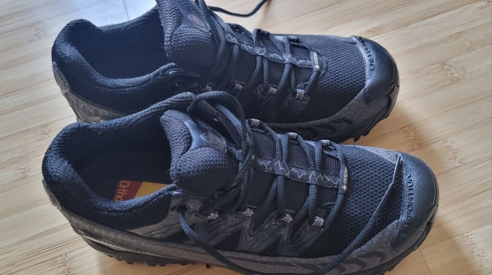 Туристически обувки La sportiva 39