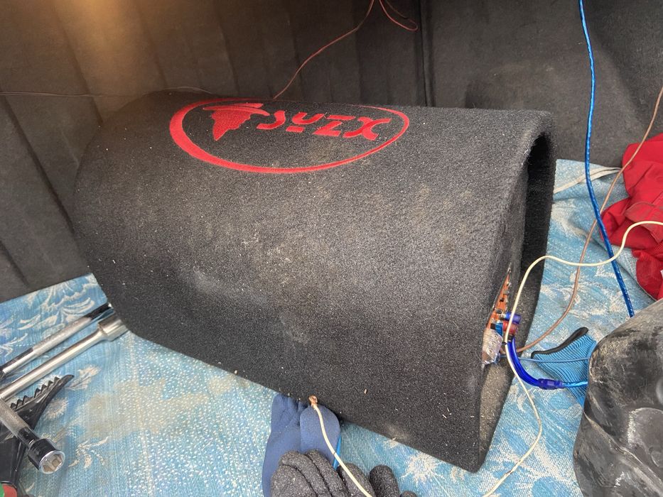 Продам сабвуфер играет очень хорошо реальному покупателю будет торг…..