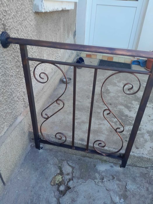 Парапети за стълбища и тераси от ковано желязо