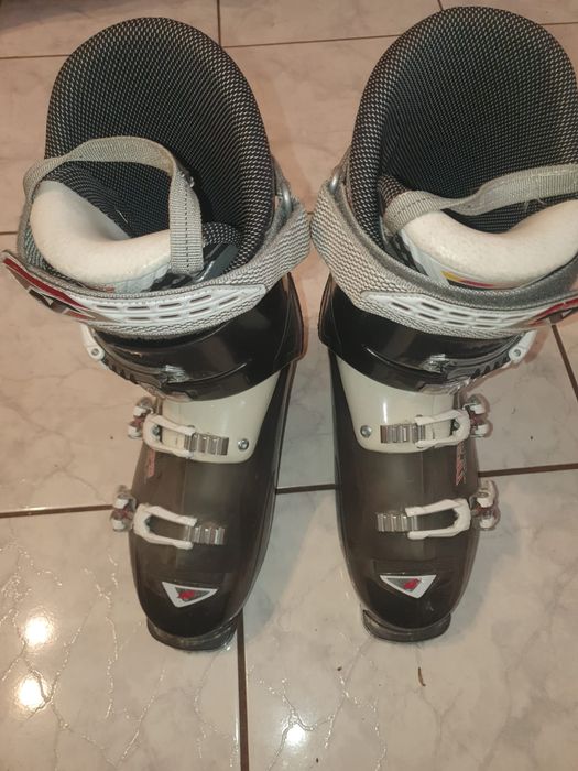 Vând clăpari Nordica mărime 43 barbati